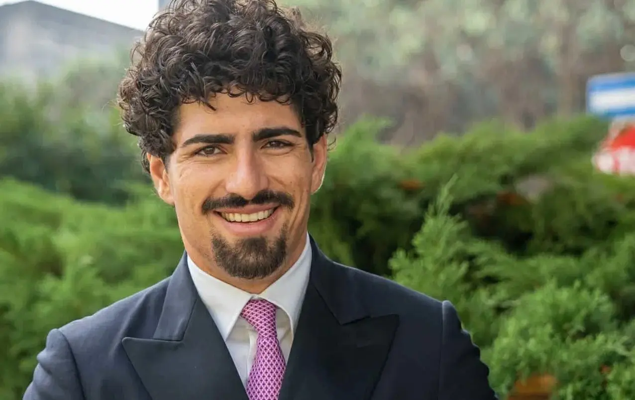 Grande Fratello 19: chi è Giulio Carotenuto, il medico napoletano al fianco dei deboli