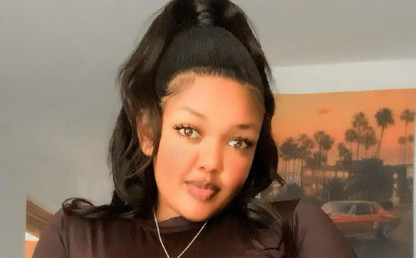 Morta a 26 anni l’influencer Gracious Teiyan: il mal di testa che nascondeva una rara malattia