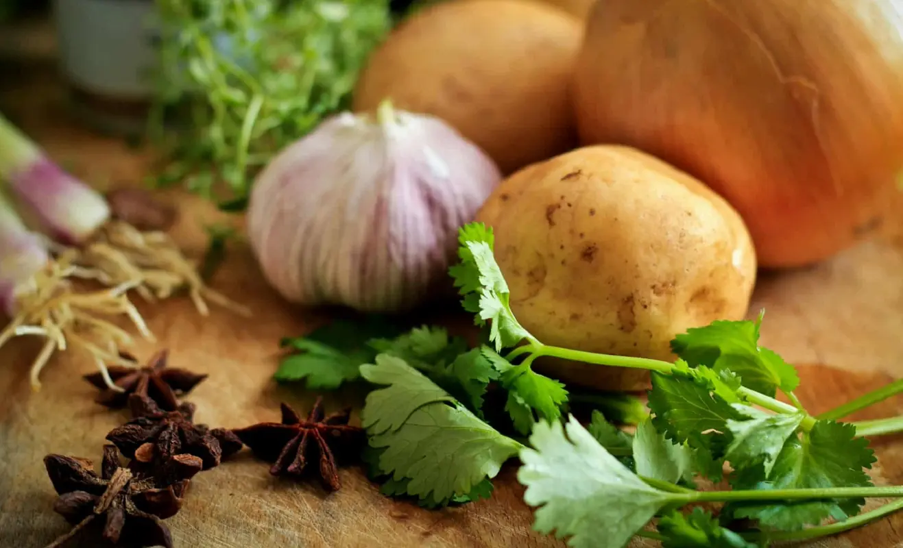 Ingredienti che non possono mancare a tavola nella tradizione italiana