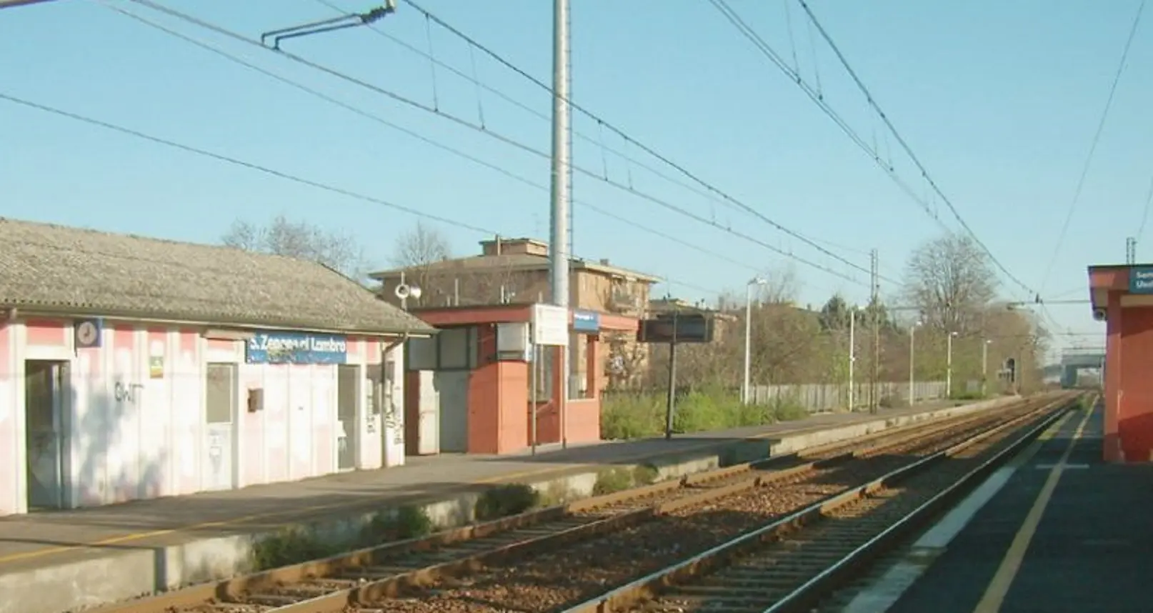 San Zenone al Lambro, 18enne abusata vicino alla stazione: indagini, telecamere e allarme sicurezza San Zenone al Lambro, 18enne abusata vicino alla stazione: indagini, telecamere e allarme sicurezza
