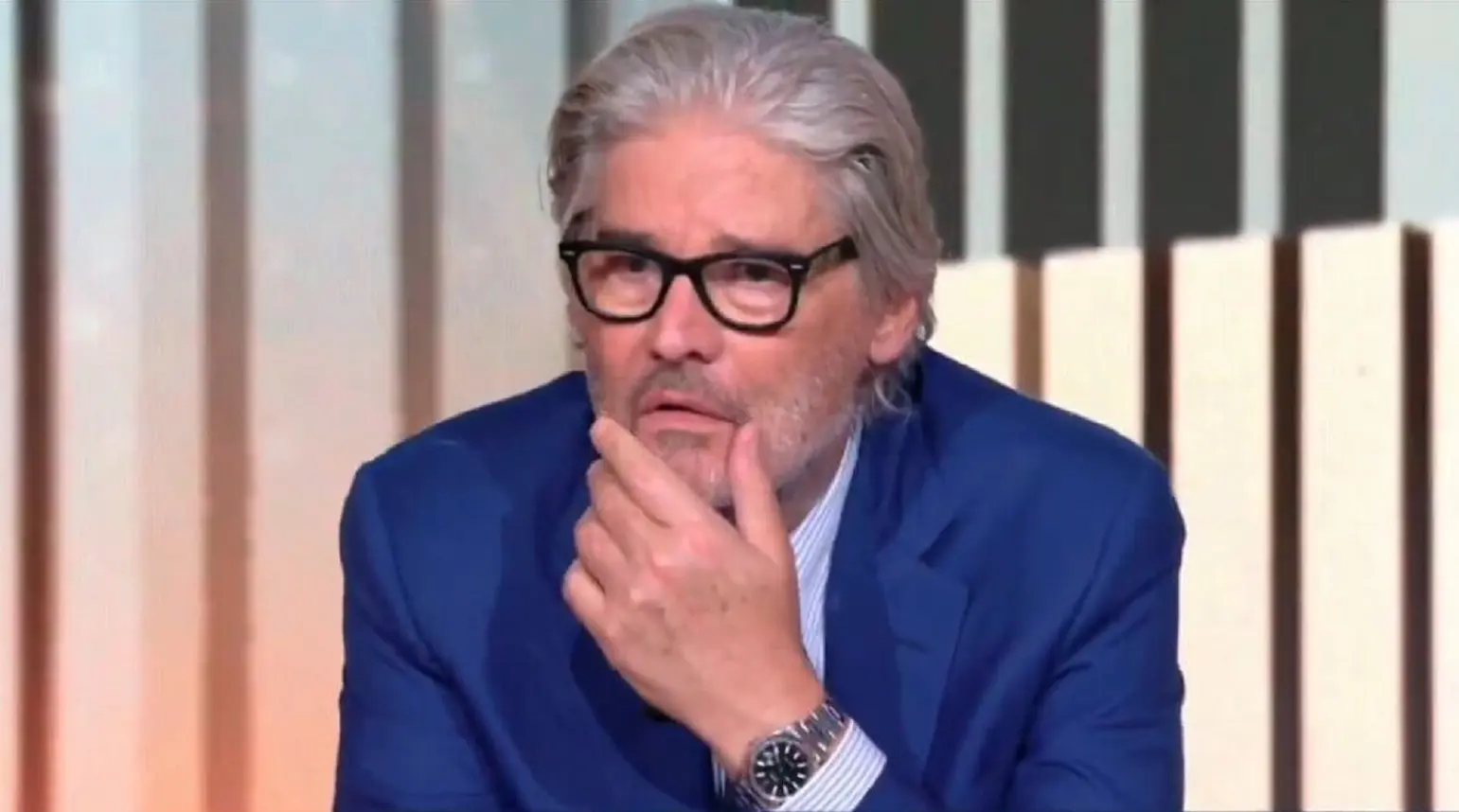 Mario Giordano conduce a sorpresa 4 di Sera, sfogo Del Debbio in diretta: ‘Sembra il terzo mondo’