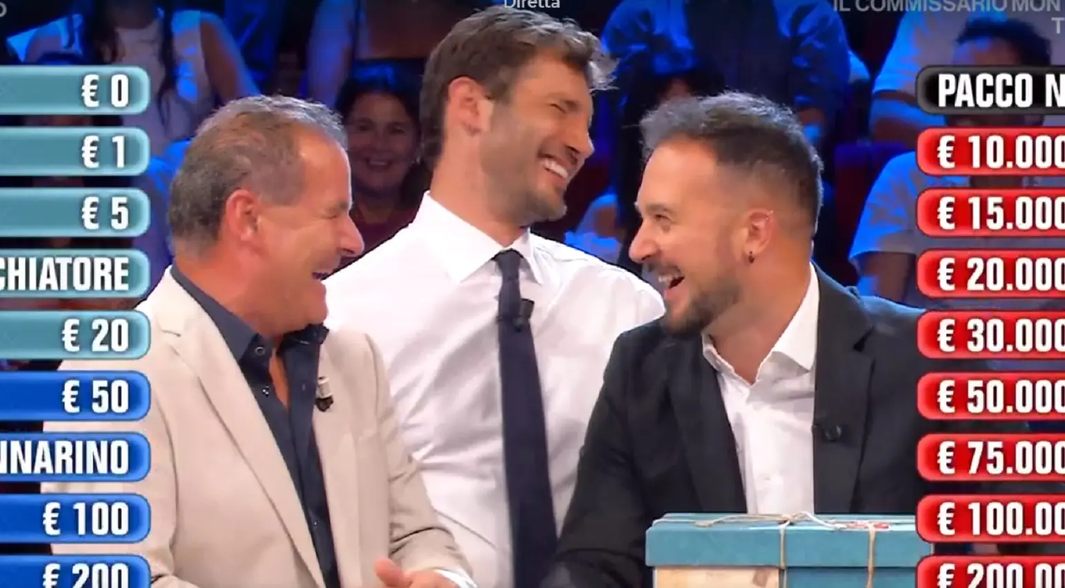 Affari Tuoi, Stefano De Martino e la gag sulla Ruota della Fortuna: risate in diretta