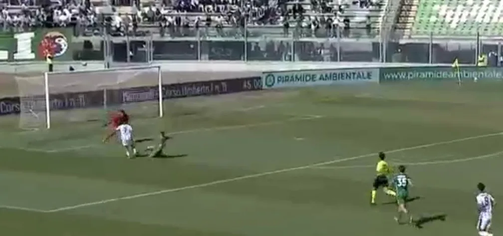 Achick spreca davanti al portiere
