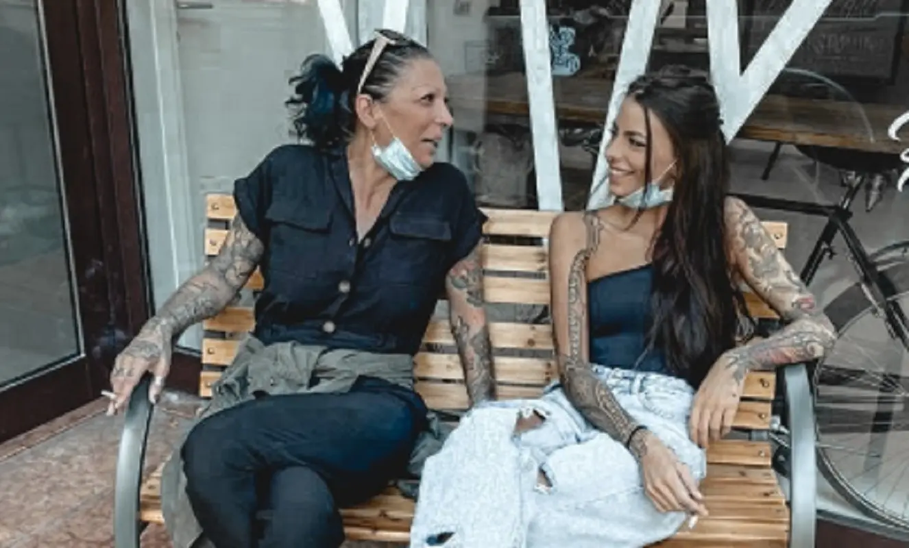 Anita Mazzotta rientra al Grande Fratello dopo la morte della madre, il commosso ricordo Anita Mazzotta rientra al Grande Fratello dopo la morte della madre, il commosso ricordo