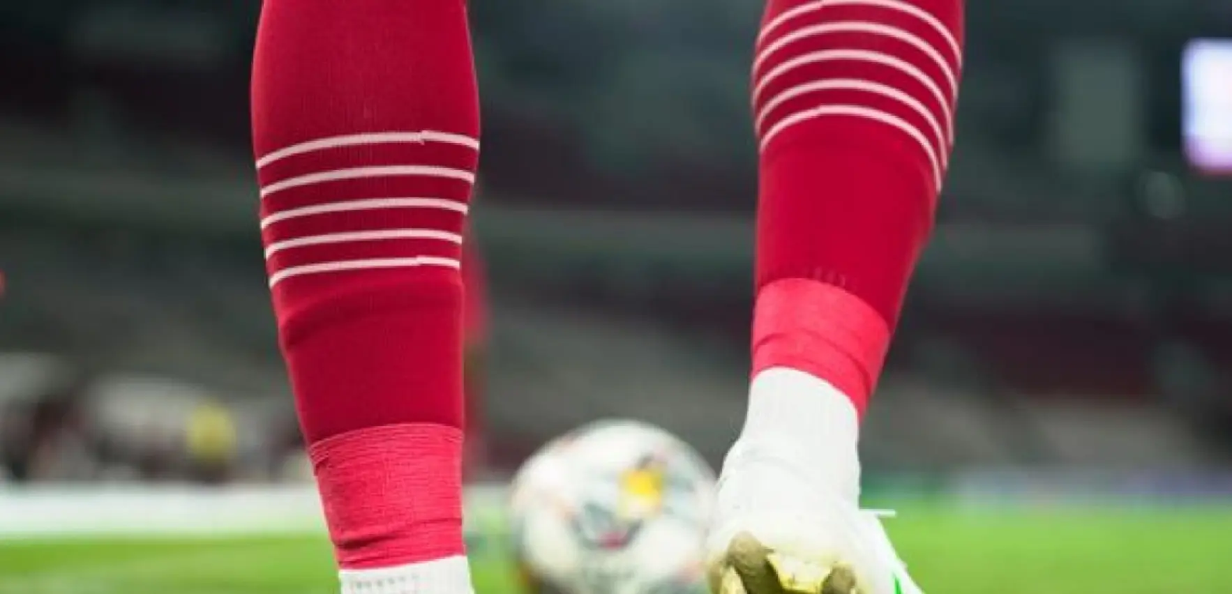 Record, calciatori audaci ed episodi bizzarri: tutto quello che ha reso incredibile il mondo del pallone Record, calciatori audaci ed episodi bizzarri: tutto quello che ha reso incredibile il mondo del pallone
