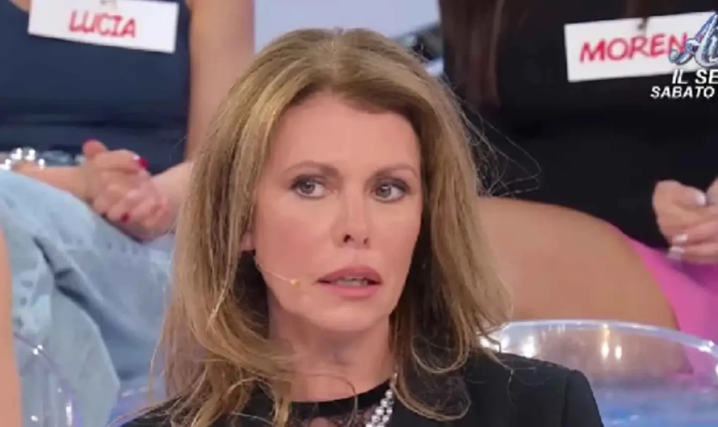Uomini e Donne, anticipazioni 6 ottobre: dama lascia dopo lite, Cinzia Paolini fa discutere