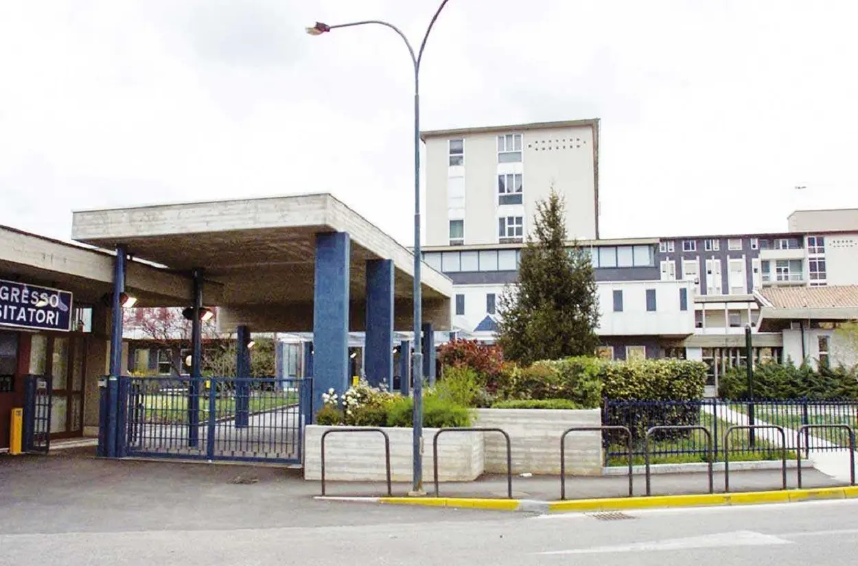 Morta Dolores Dori, la madre di tre figli scaricata ferita davanti all’ospedale di Desenzano