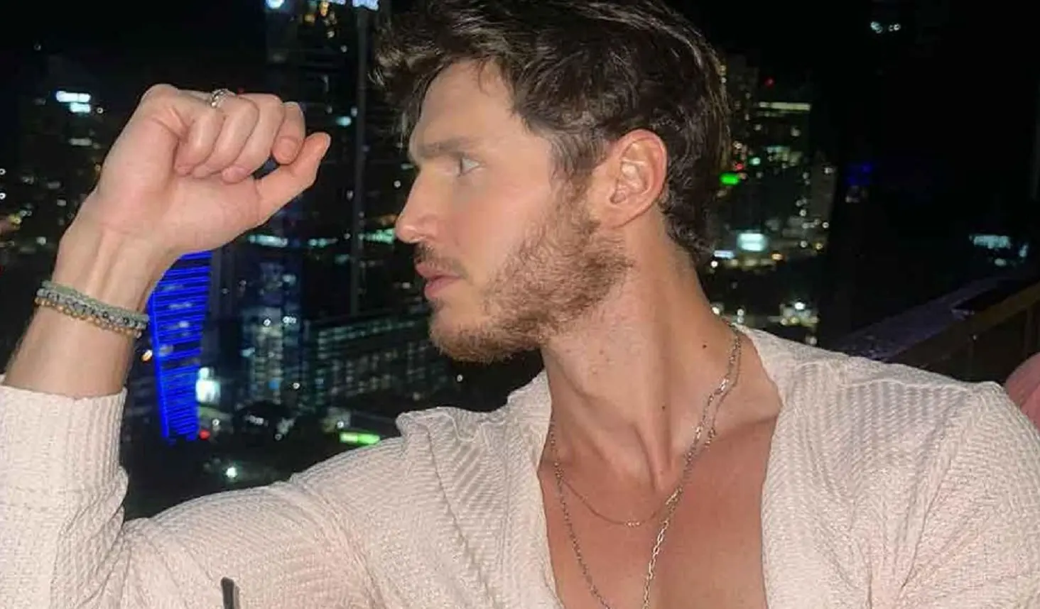 Città del Messico, ucciso il cantante argentino Fede Dorcaz: agguato fuori dagli studi tv