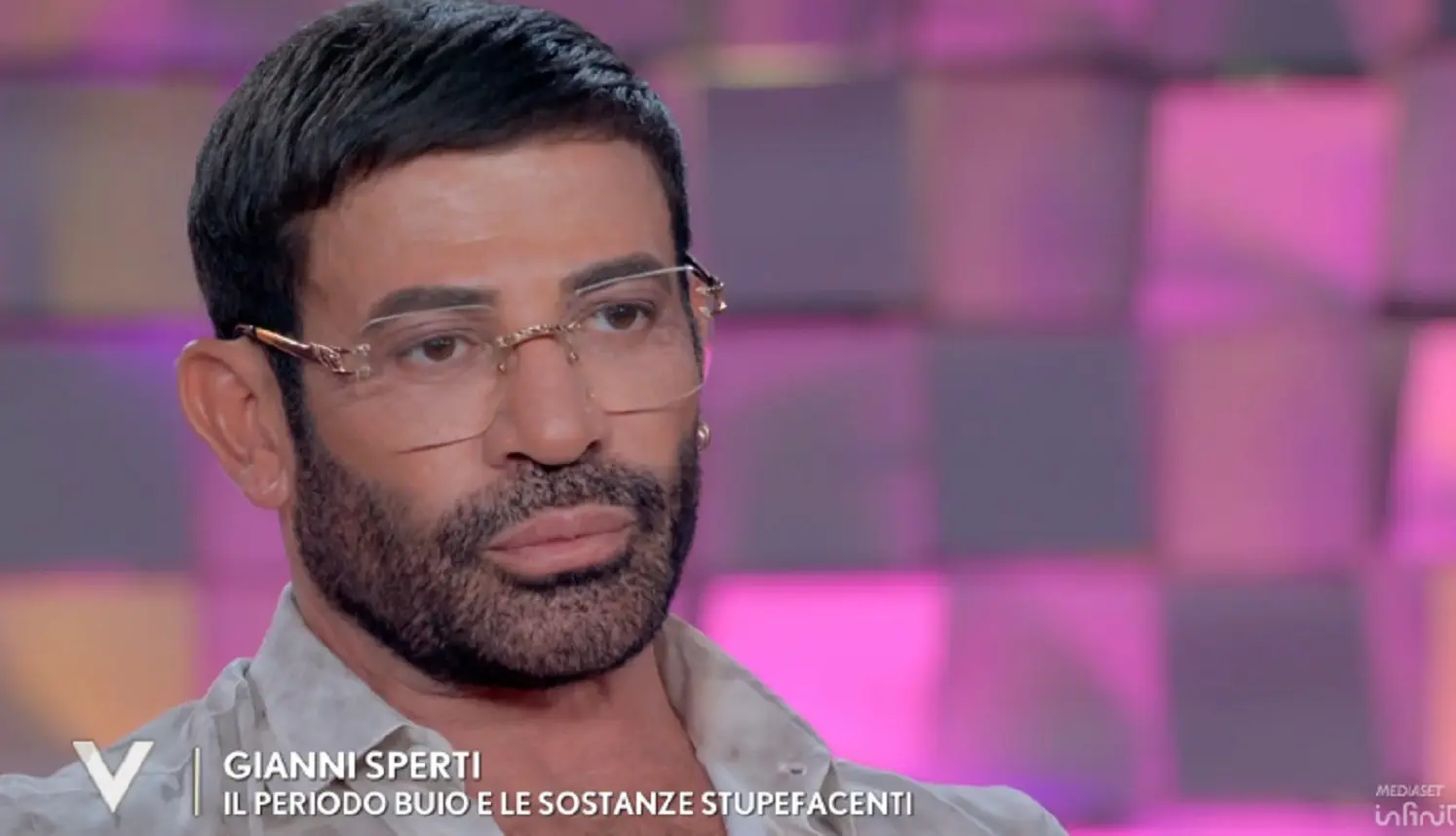 Gianni Sperti racconta il momento buio a Verissimo, Toffanin: ‘Come hai saputo che eri cornuto?’