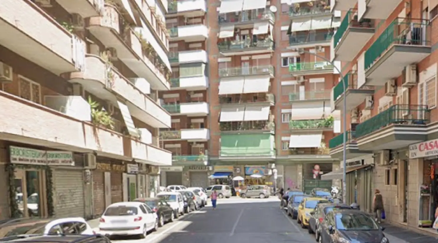 roma dramma alla tiburtina bimbo di 11 anni precipita dal 3176 piano mentre saluta la sorellina