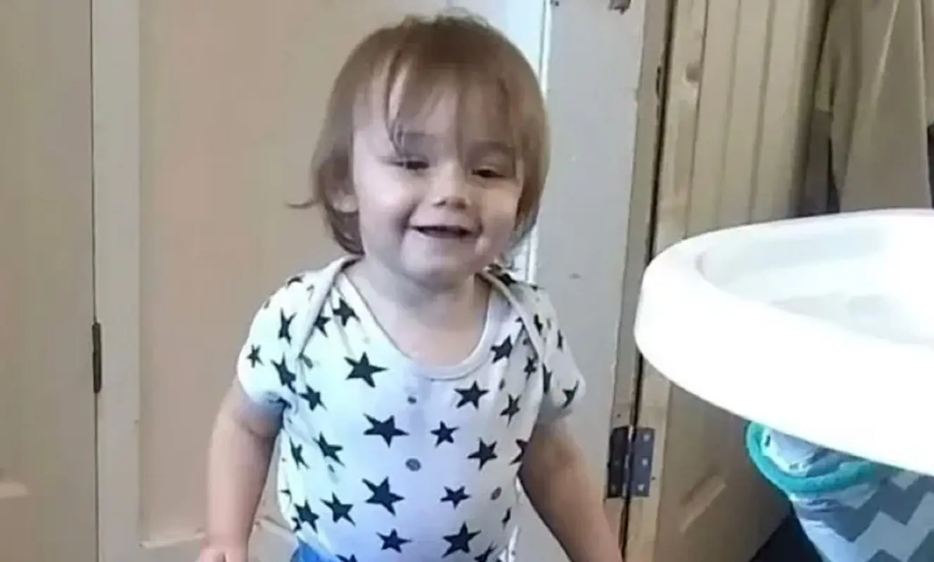 L’orribile morte di Ethan a 2 anni, nonni e madre condannati per gli atroci abusi