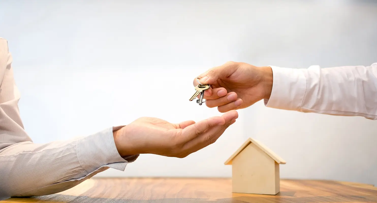 Affitti brevi, cedolare secca al 21% senza intermediari come Airbnb e Booking: è polemica Affitti brevi, cedolare secca al 21% senza intermediari come Airbnb e Booking: è polemica