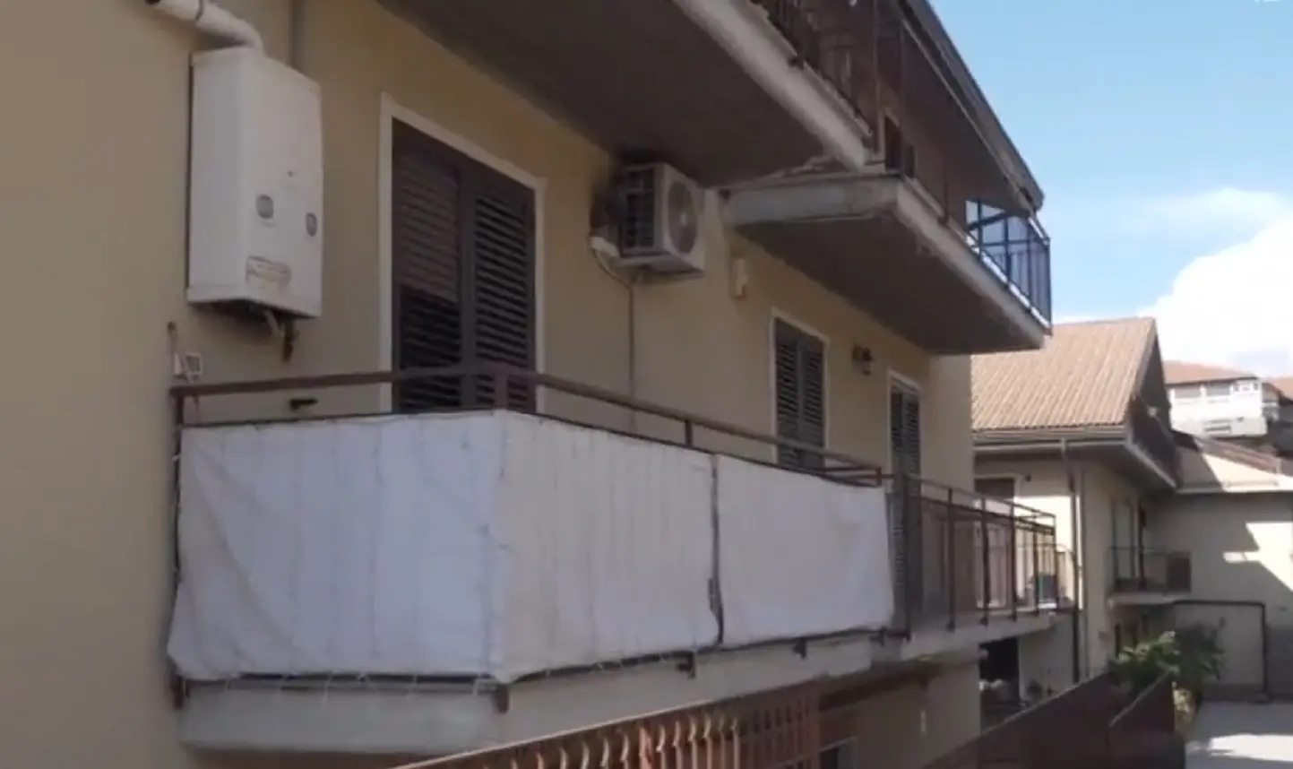 Pedara, 86enne trovato mummificato in casa: morto da tre anni senza che nessuno lo cercasse Pedara, 86enne trovato mummificato in casa: morto da tre anni senza che nessuno lo cercasse