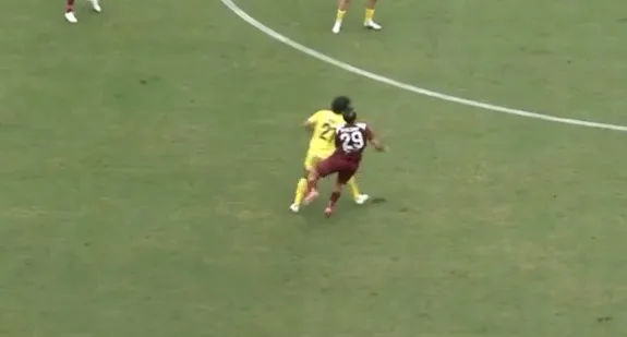 La Salernitana aveva chiesto il rosso per l'intervento su Tascone, l'arbitro non ha cambiato idea dopo la revisione