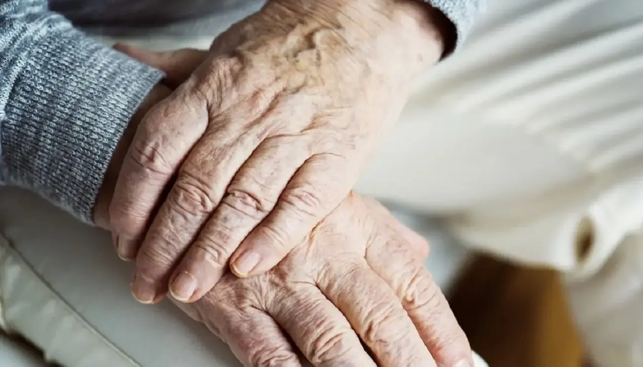 Parkinson, Kynmobi arriva in Italia: il film sublinguale per gli episodi “off” Parkinson, Kynmobi arriva in Italia: il film sublinguale per gli episodi “off”