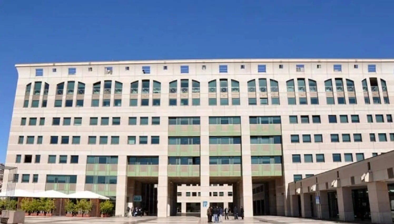 L’armadio dell’orrore a Reggio Calabria, i neonati soffocati dalla madre: arrestata, fidanzato indagato L’armadio dell’orrore a Reggio Calabria, i neonati soffocati dalla madre: arrestata, fidanzato indagato