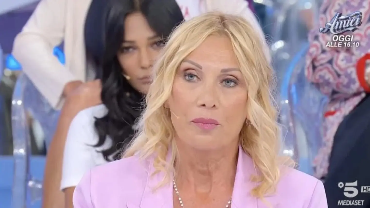 Uomini e Donne, registrazione 7 ottobre: Sabrina Zago lascia lo studio a sorpresa con Nicola