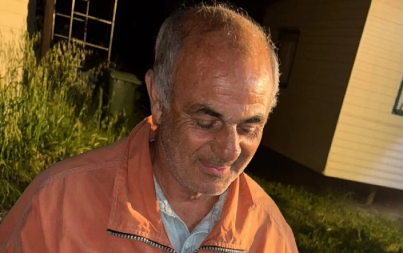 Capena, muore il giostraio picchiato alla Sagra del Vino: ‘Papà era a terra, non respirava più’ Capena, muore il giostraio picchiato alla Sagra del Vino: ‘Papà era a terra, non respirava più’