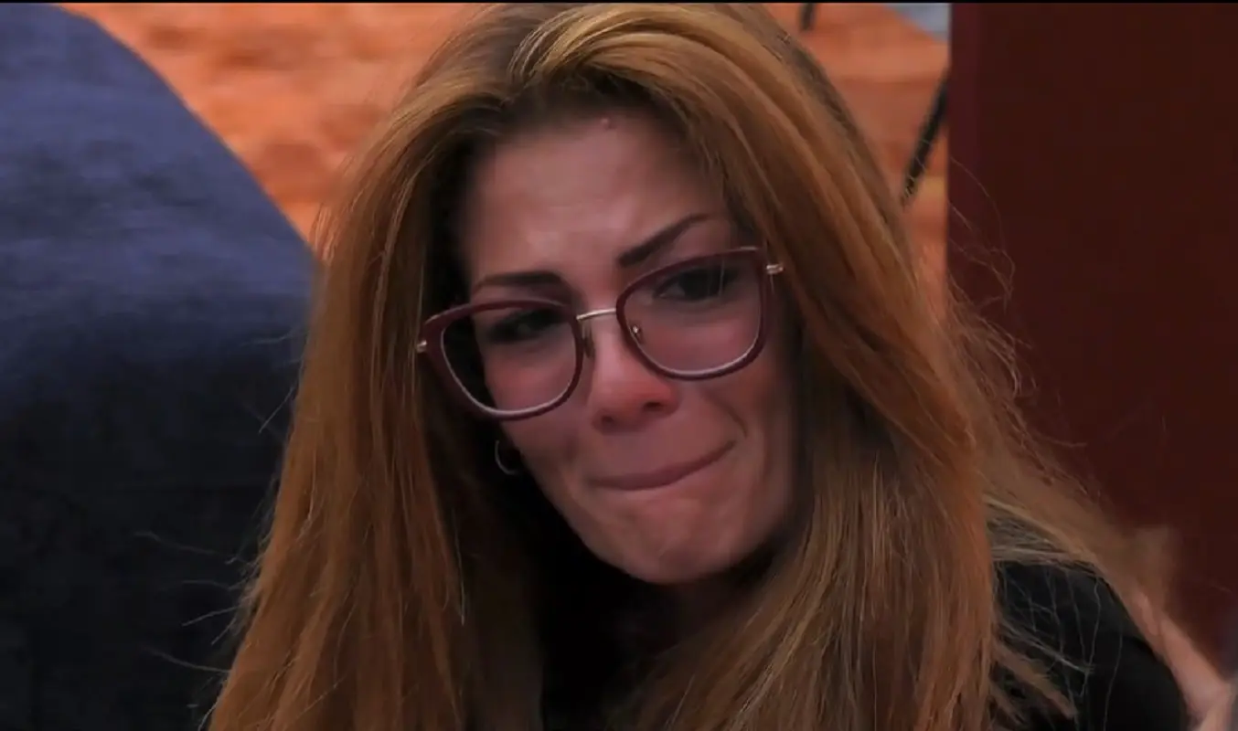 Grande Fratello, Valentina Piscopo in lacrime: scontro con le gieffine: gelosie e sospetti Grande Fratello, Valentina Piscopo in lacrime: scontro con le gieffine: gelosie e sospetti
