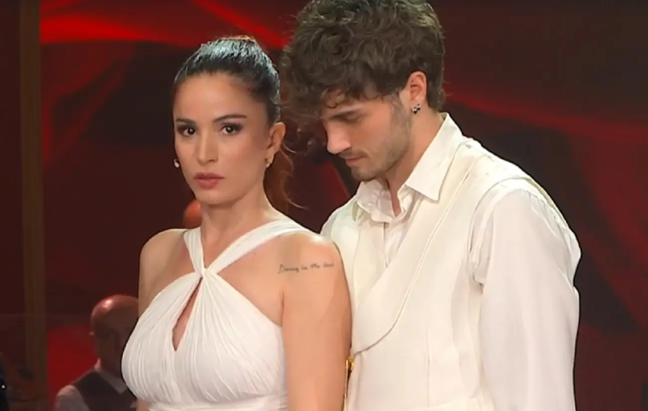 Andrea Delogu torna a Ballando e vince, la tragica chiamata del papà: ‘Ha evitato che impazzissi’ Andrea Delogu torna a Ballando e vince, la tragica chiamata del papà: ‘Ha evitato che impazzissi’