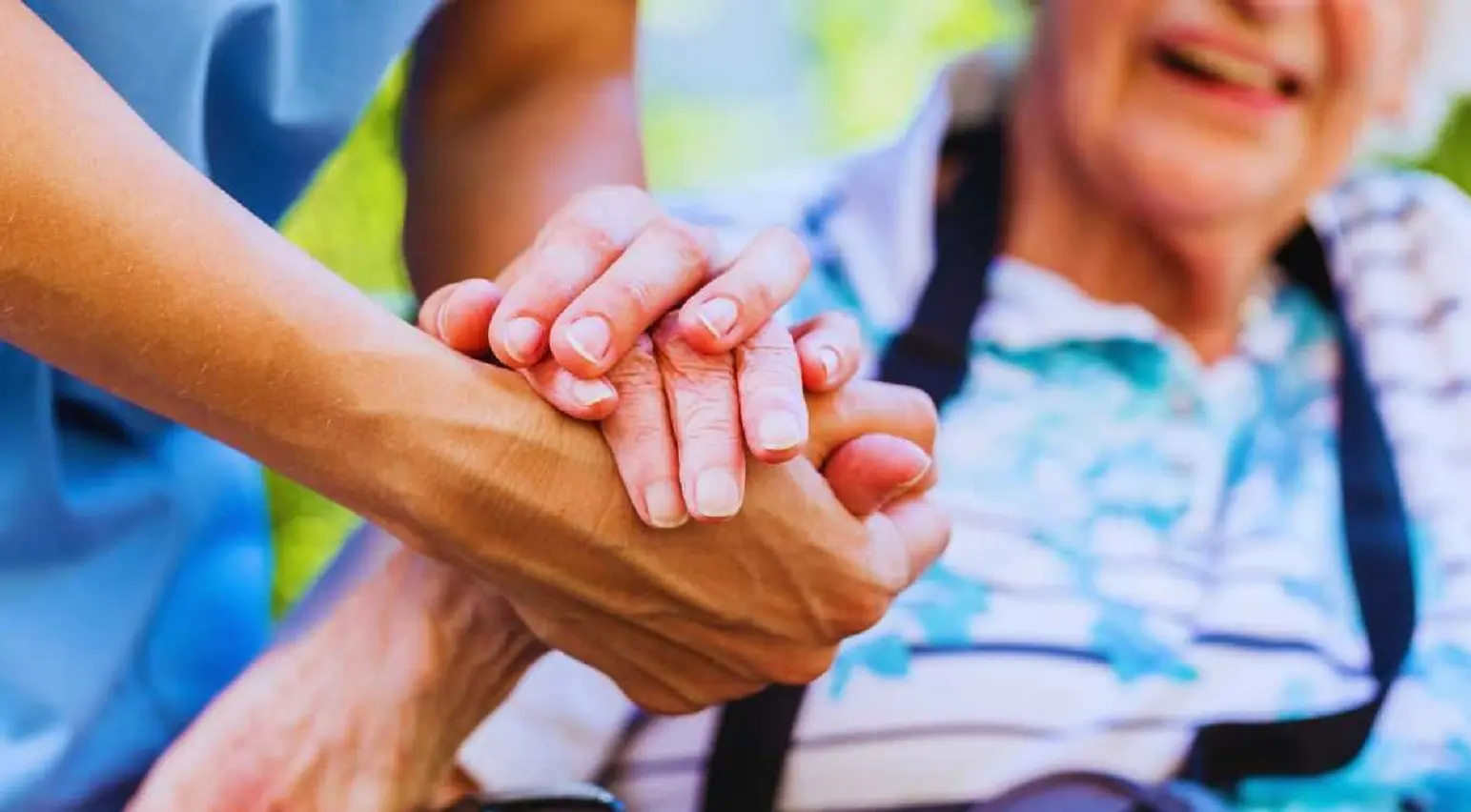 Bonus Badanti, perché è diventato un “bonus fantasma”: fondi fermi e nessun decreto