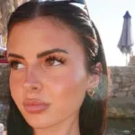 Bufera su Camilla De Pandis: il video con il falso “pass disabili” per saltare la fila scatena l’indignazione