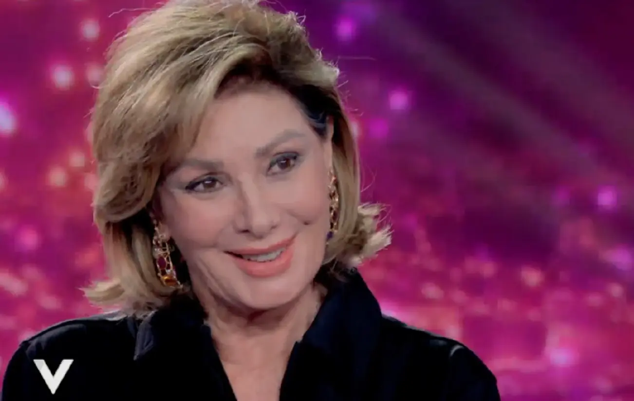 Edwige Fenech a Verissimo: ‘Non dirò mai chi è il padre di mio figlio’ Edwige Fenech a Verissimo: ‘Non dirò mai chi è il padre di mio figlio’