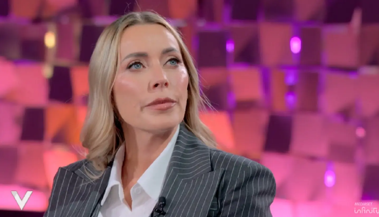 Karina Cascella, dalle violenze in famiglia al successo: ‘A letto vestite per essere pronte a fuggire’ Karina Cascella, dalle violenze in famiglia al successo: ‘A letto vestite per essere pronte a fuggire’