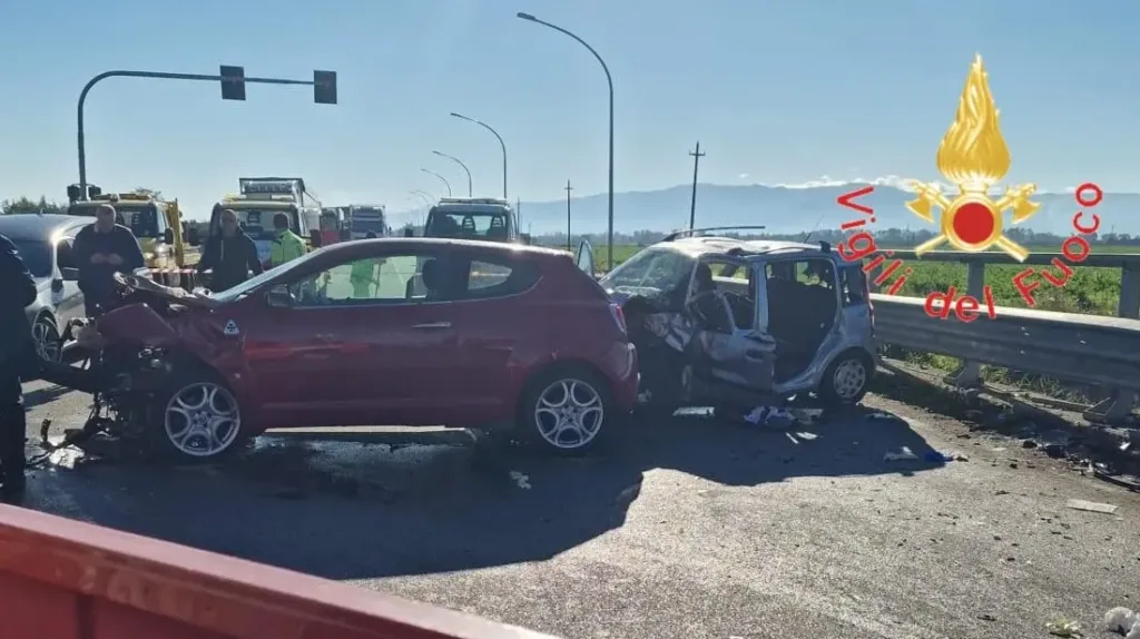 Le auto dopo il tragico impatto