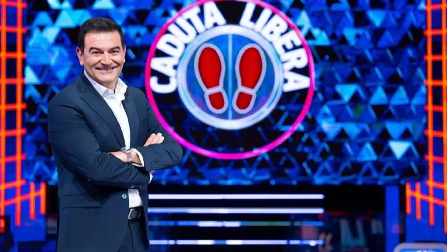 Mediaset, rivoluzione nei palinsesti: slitta L’Isola dei Famosi, torna il GF Vip e arriva Isobel Kinnear a Caduta Libera Mediaset, rivoluzione nei palinsesti: slitta L’Isola dei Famosi, torna il GF Vip e arriva Isobel Kinnear a Caduta Libera