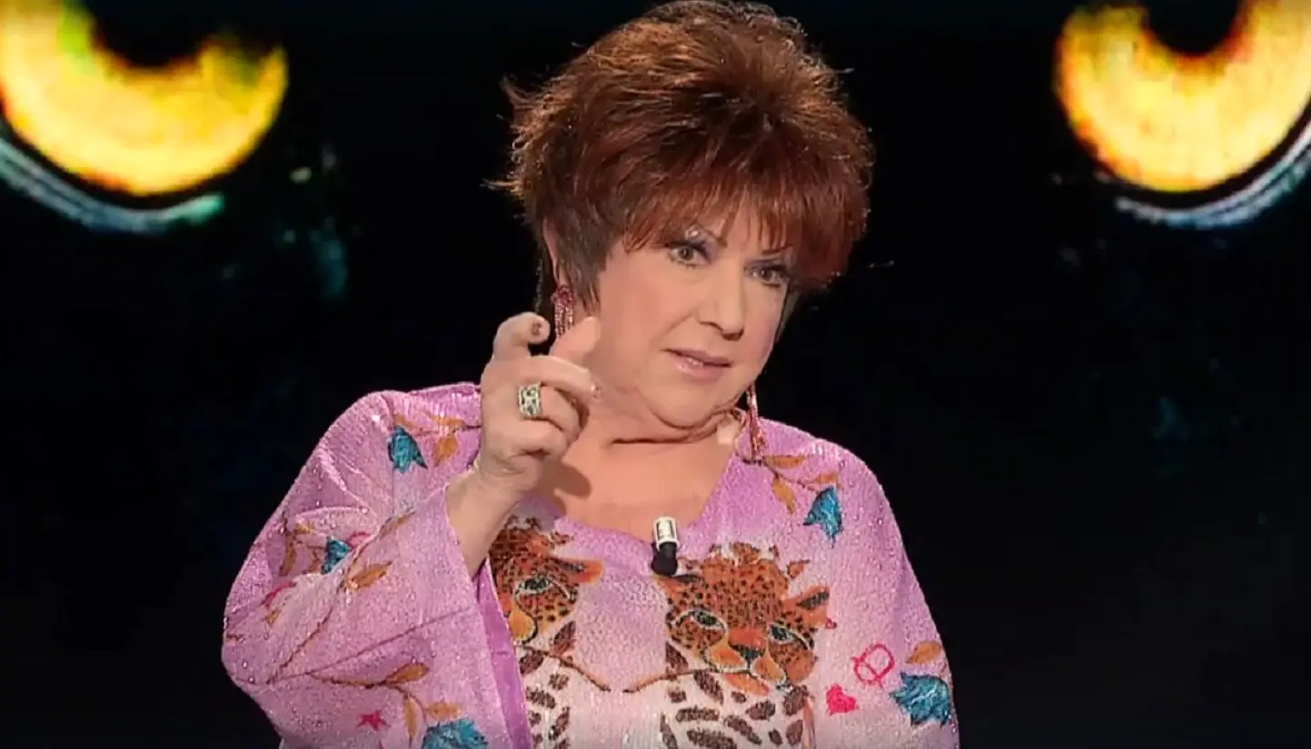 Orietta Berti a Belve: il racconto choc su Tenco e l’esilarante aneddoto del “sì” detto da Al Bano