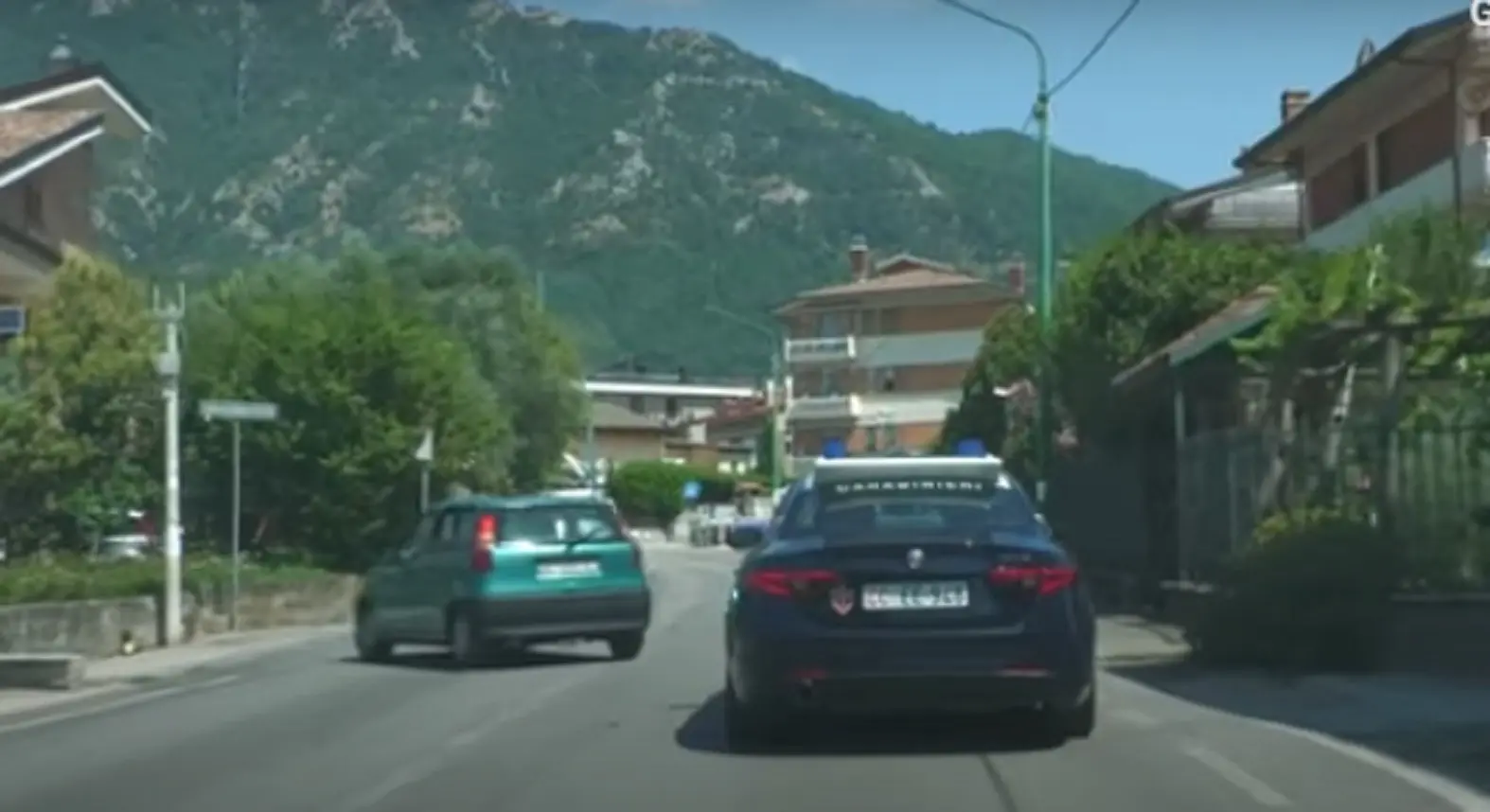 Mirko cade dal 3° piano durante una festa di Halloween: 15enne in fin di vita, Ospedaletto sotto choc Mirko cade dal 3° piano durante una festa di Halloween: 15enne in fin di vita, Ospedaletto sotto choc