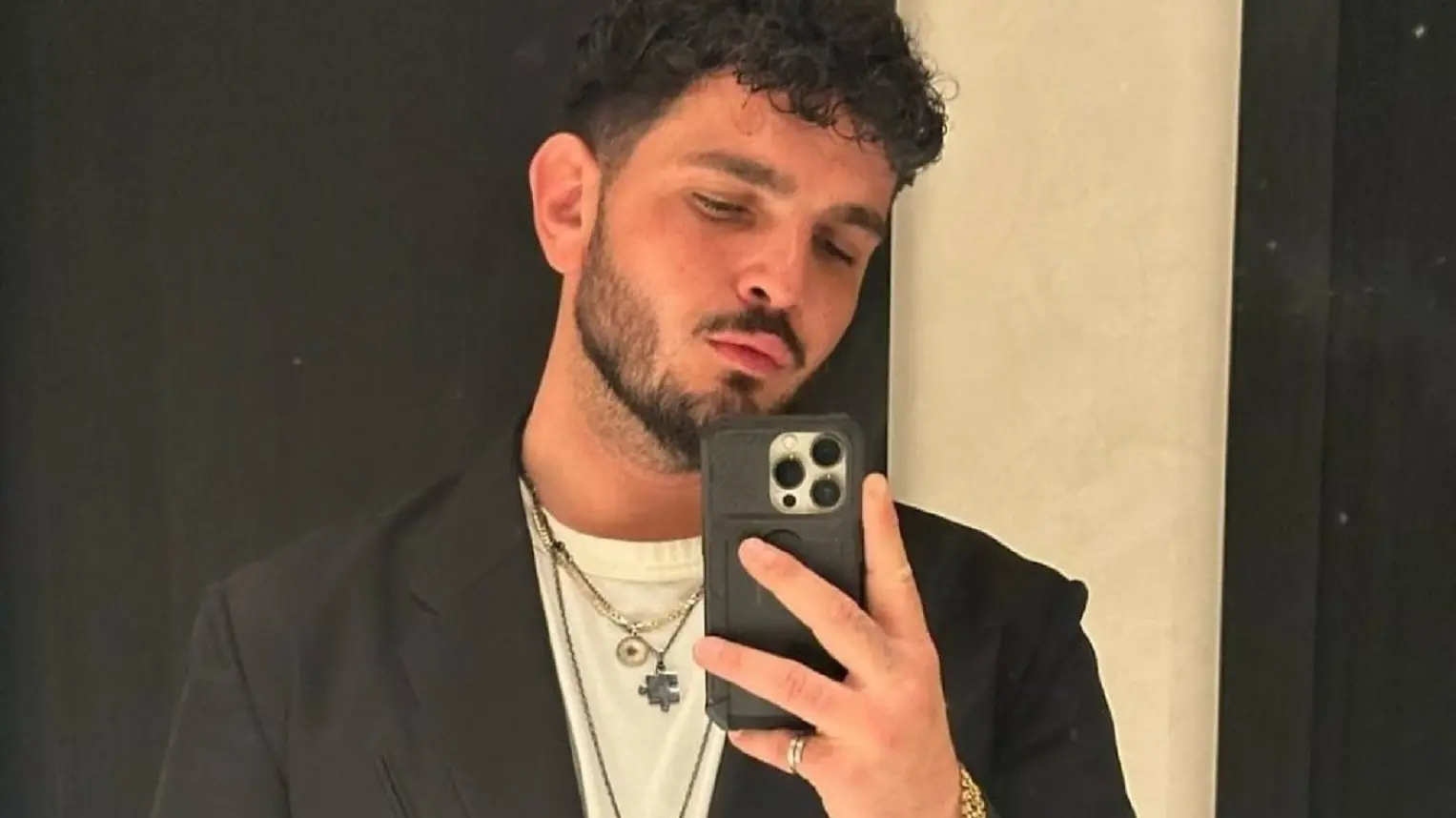 Rocco Amato, trovato morto a Barcellona: il volo dal terzo piano e i punti oscuri. ‘Forse il corpo è stato spostato’