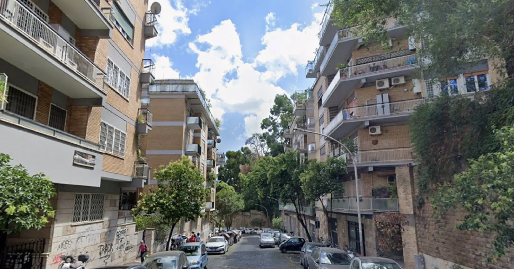 Leonardo Fiorini precipita dal terzo piano del B&B a Monteverde, arrestato l’amico: ‘Era fuori controllo’ Leonardo Fiorini precipita dal terzo piano del B&B a Monteverde, arrestato l’amico: ‘Era fuori controllo’