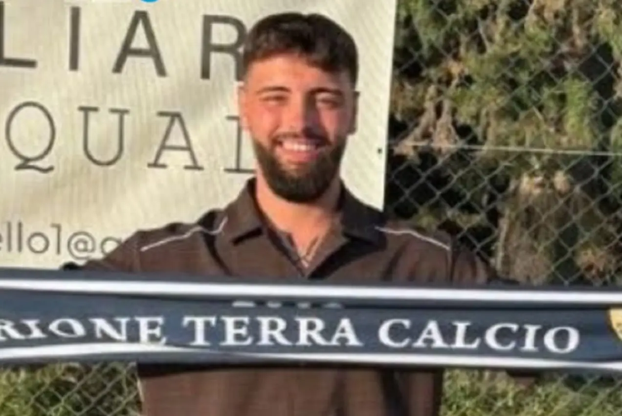 Napoli, il 23enne Umberto Catanzaro muore dopo 2 mesi di agonia: colpito per errore in un agguato Napoli, il 23enne Umberto Catanzaro muore dopo 2 mesi di agonia: colpito per errore in un agguato