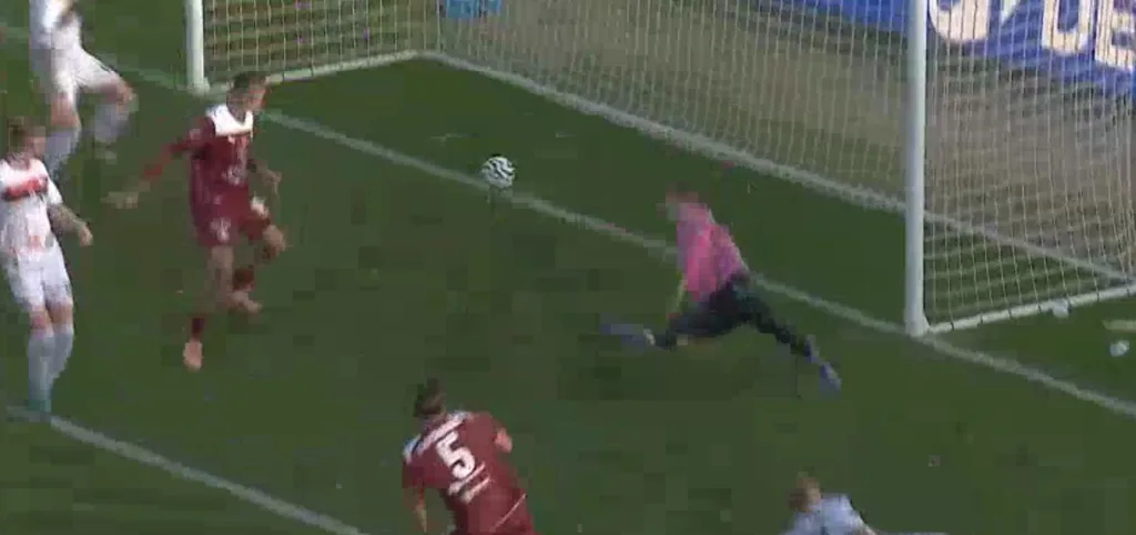 Capomaggio porta in vantaggio la Salernitana