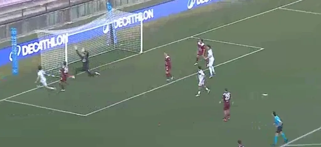 Castorri firma il pareggio per il Foggia