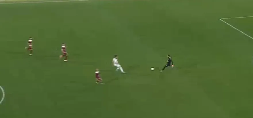 Donnarumma sventa un pericoloso contropiede