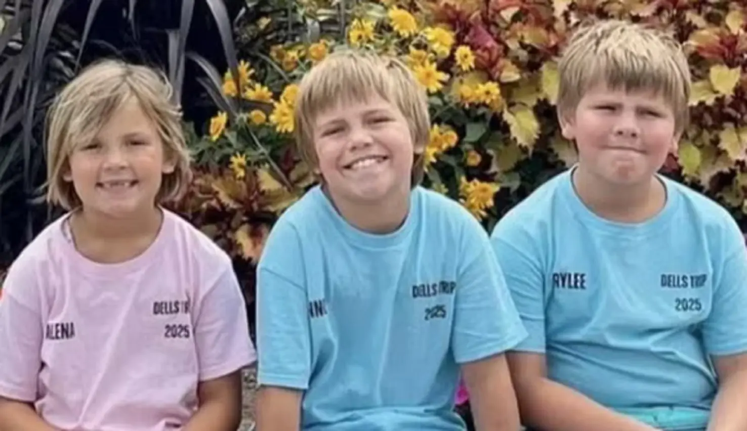 Tre fratellini morti nell’incendio del Ringraziamento: ‘Pensavamo ai regali di Natale, ora solo bare’ Tre fratellini morti nell’incendio del Ringraziamento: ‘Pensavamo ai regali di Natale, ora solo bare’