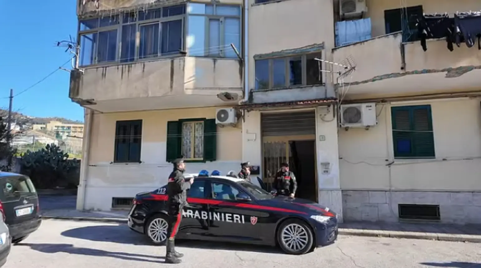 Lite in casa a Salerno, un pugno lo fa cadere e muore: arrestato l’amico, chi sono e la pista della droga Lite in casa a Salerno, un pugno lo fa cadere e muore: arrestato l’amico, chi sono e la pista della droga