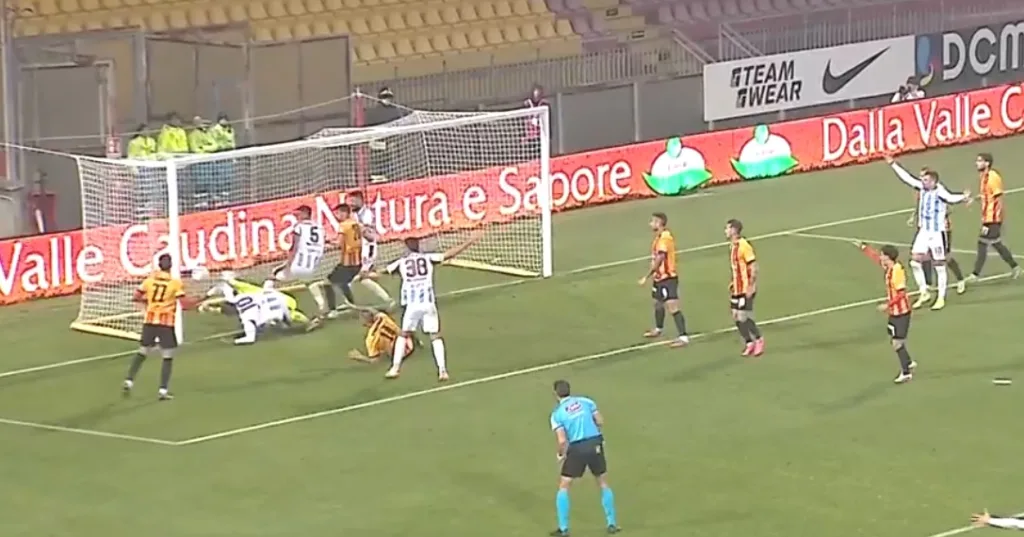 Il gol di Capomaggio