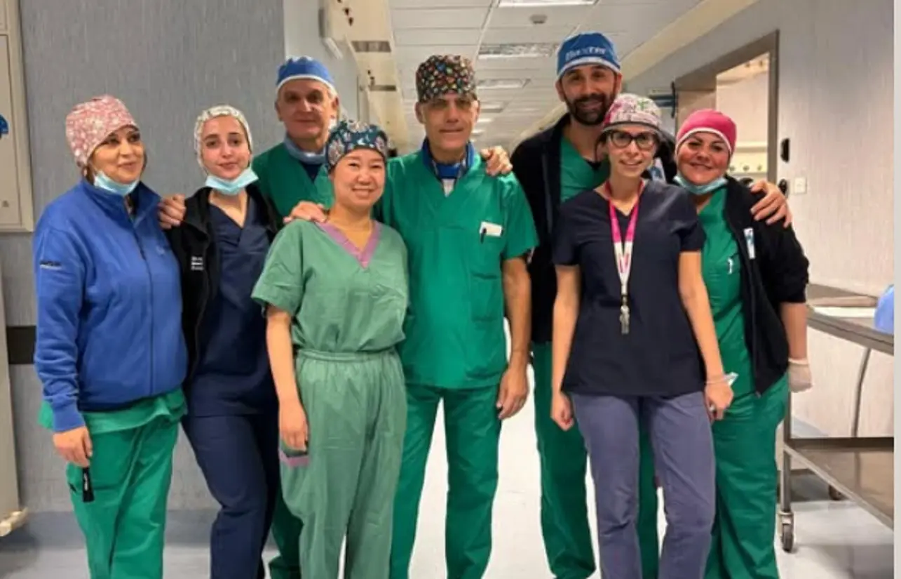 L'equipe che ha eseguito l'intervento sull'ultracentenaria