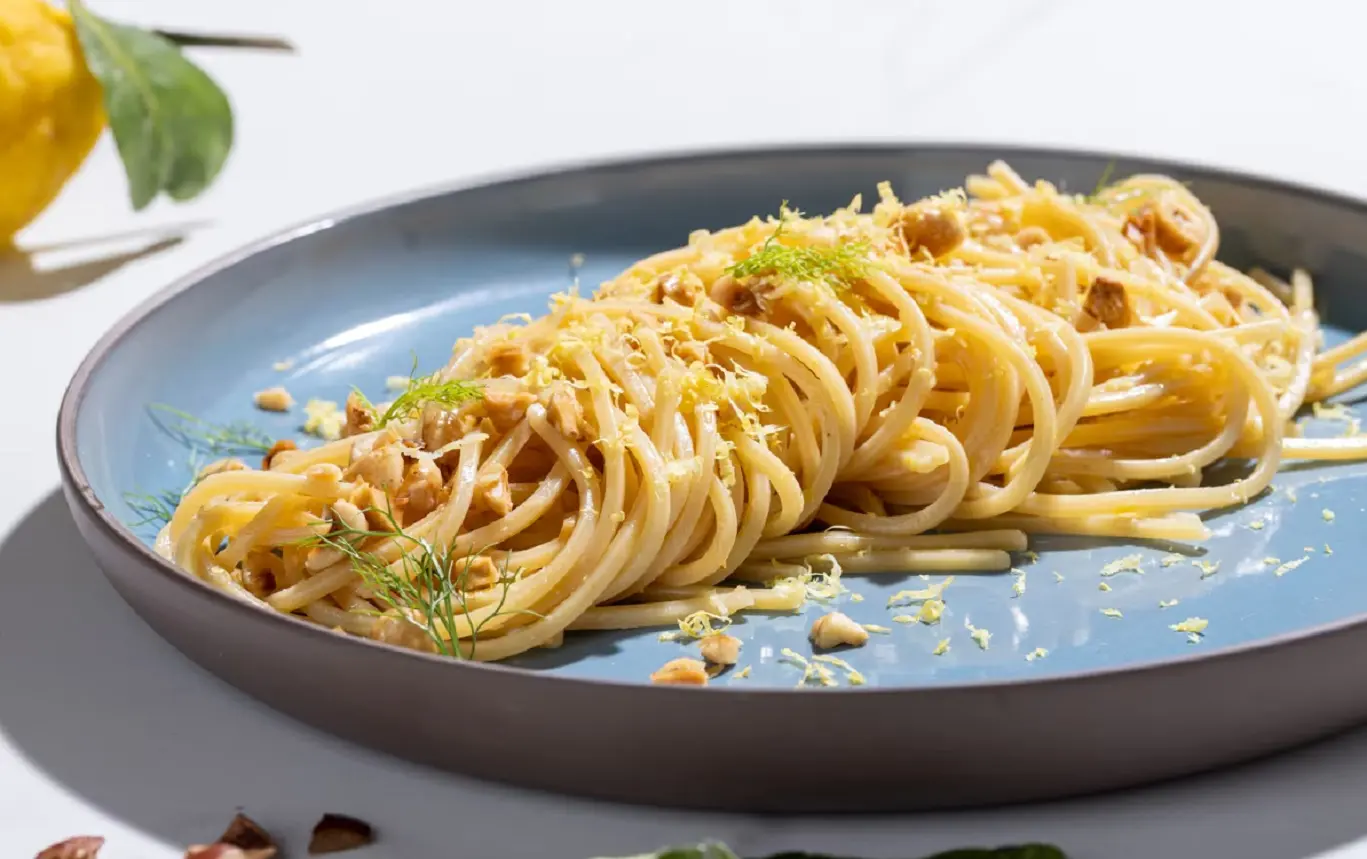 La pasta non fa ingrassare e aiuta anche a dormire: perché mangiarla (anche a cena) fa bene a corpo e umore La pasta non fa ingrassare e aiuta anche a dormire: perché mangiarla (anche a cena) fa bene a corpo e umore