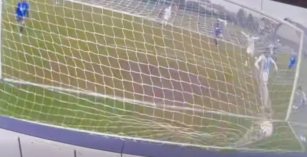 De Boer firma il gol del vantaggio