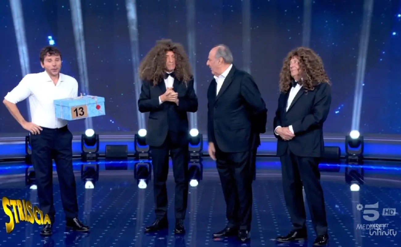 Gerry Scotti alle prese con il finto De Martino con Greggio e Iacchetti