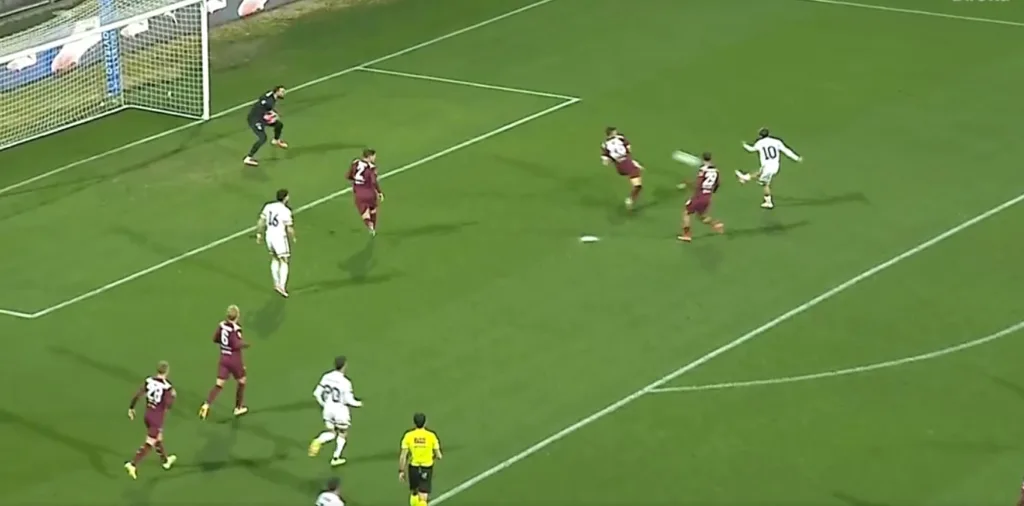 Gol annullato a Garritano per fuorigioco