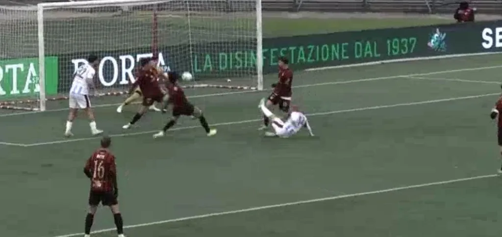 Villa porta in vantaggio la Salernitana