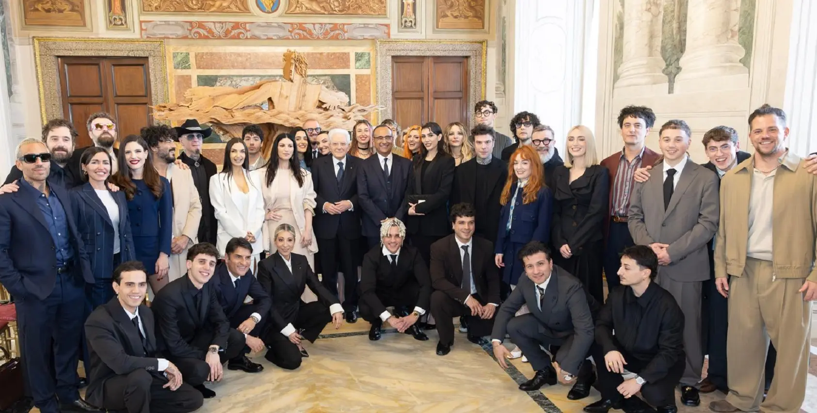 Mattarella con Carlo Conti, Laura Pausini e i big di Sanremo