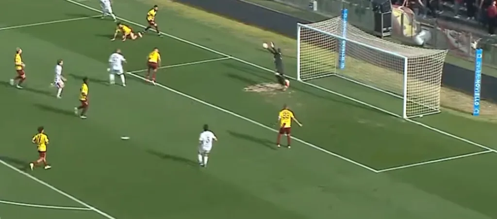 Donnarumma salva su Parigi