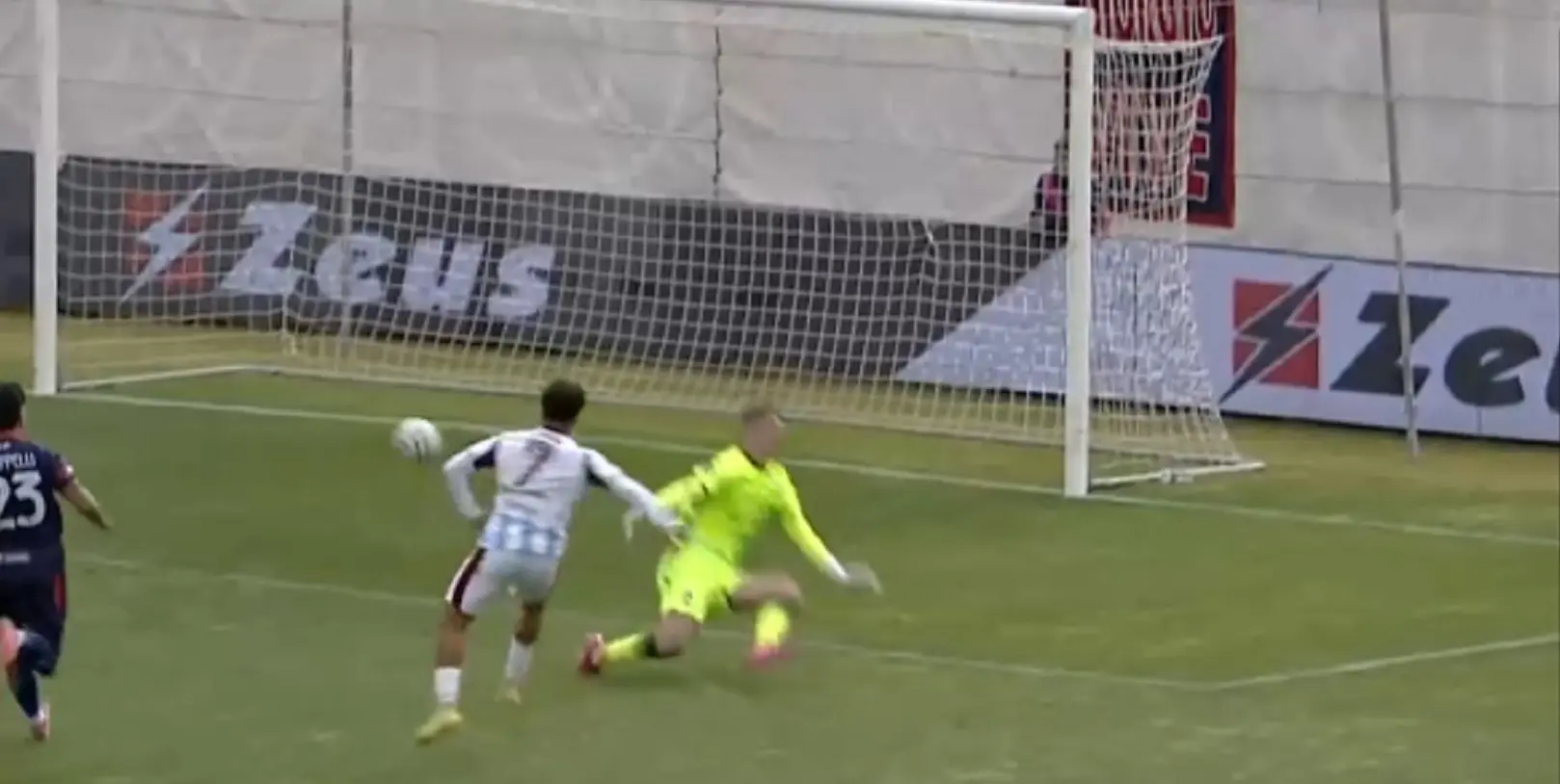 Pagelle Crotone Salernitana 0 1: Achik firma il colpo granata allo Scida, Matino e Gyabuaa sugli scudi Pagelle Crotone Salernitana 0 1: Achik firma il colpo granata allo Scida, Matino e Gyabuaa sugli scudi